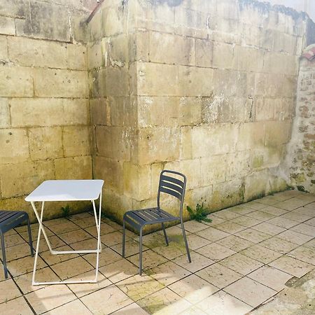 Appartement Avec Cour Privee Saint-Jean-d'Angely Ngoại thất bức ảnh